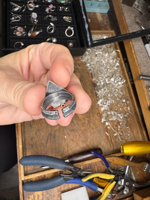 Unruly Grace Ring - Garnet & Diamond - Size 5-6